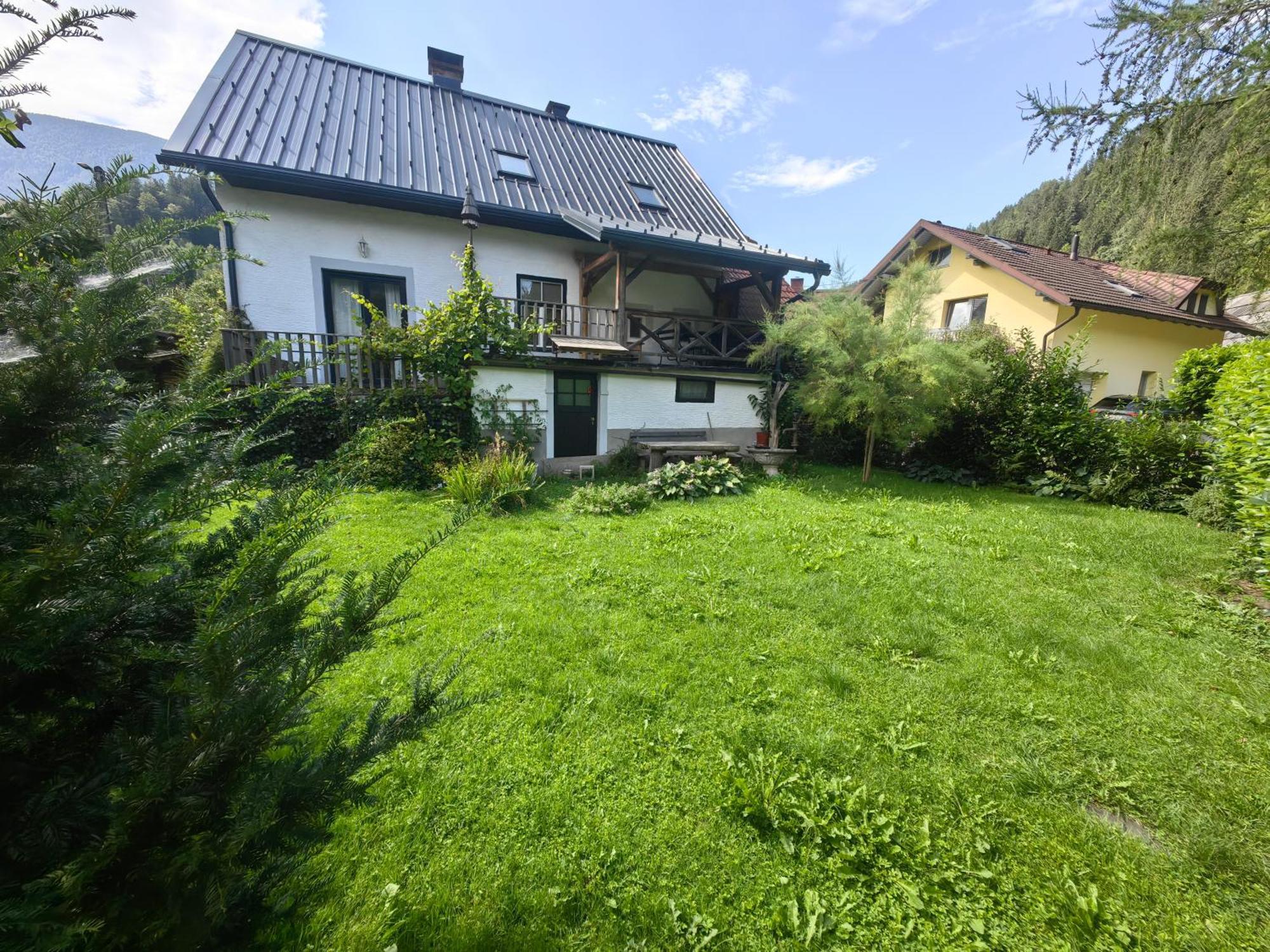 Hisa Hortenzija Luče Exteriör bild